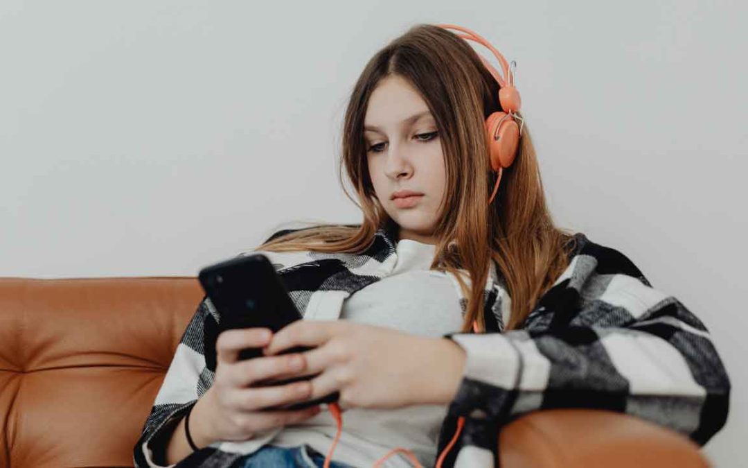 Is jou tiener se brein verslaaf aan blaai (“scrolling”) op ’n selfoon?