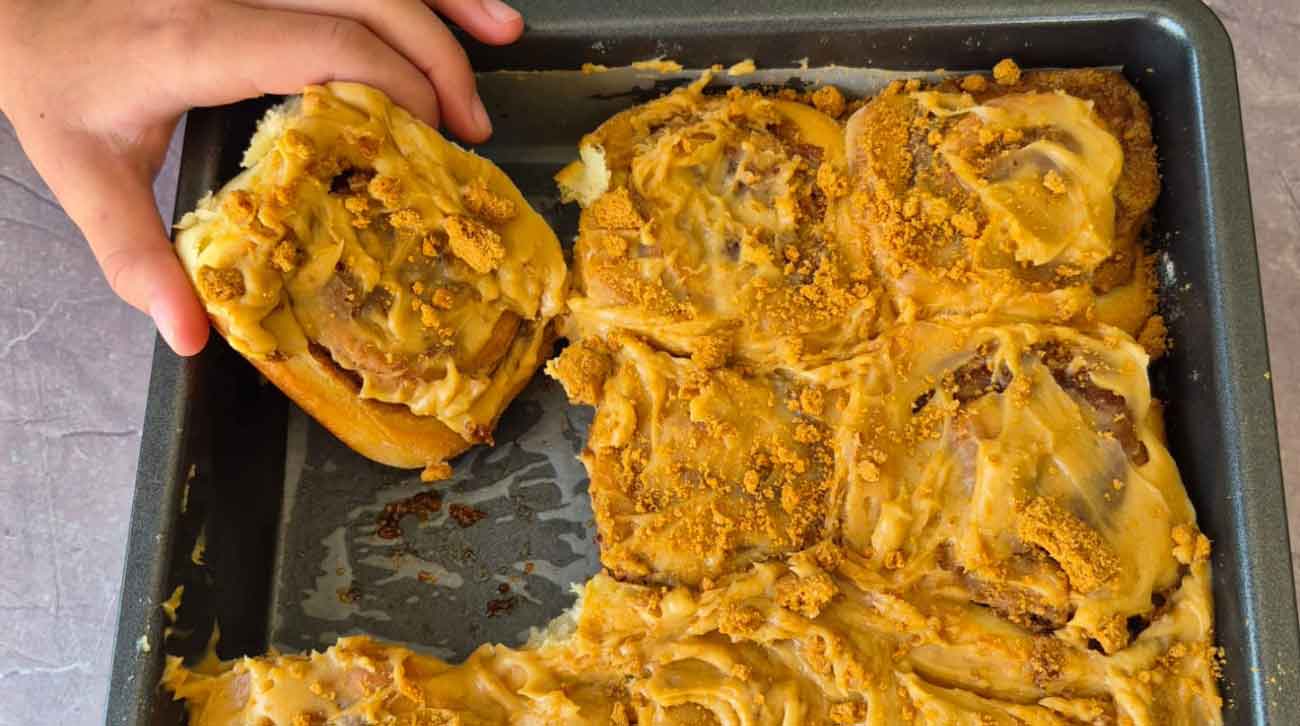 Biscoff-rolletjies-hooffoto Biscoff-kaneelrolletjies